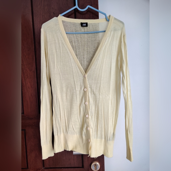 Pale yellow Cardigan - Picture 4 of 4